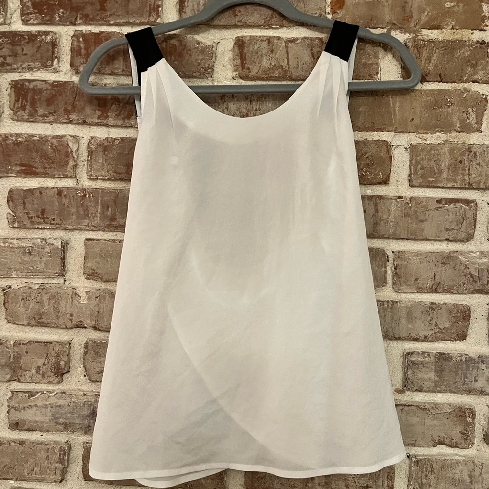 Criss cross  Date Night white tank- L